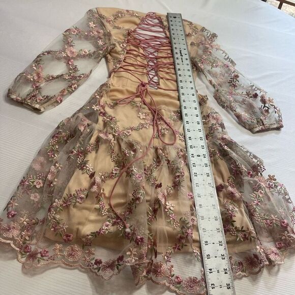 Hello Molly Floral Embroidered Strappy Dress Size 8 - Picture 13 of 13